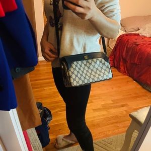“SOLD” Vintage Gucci crossbody bag